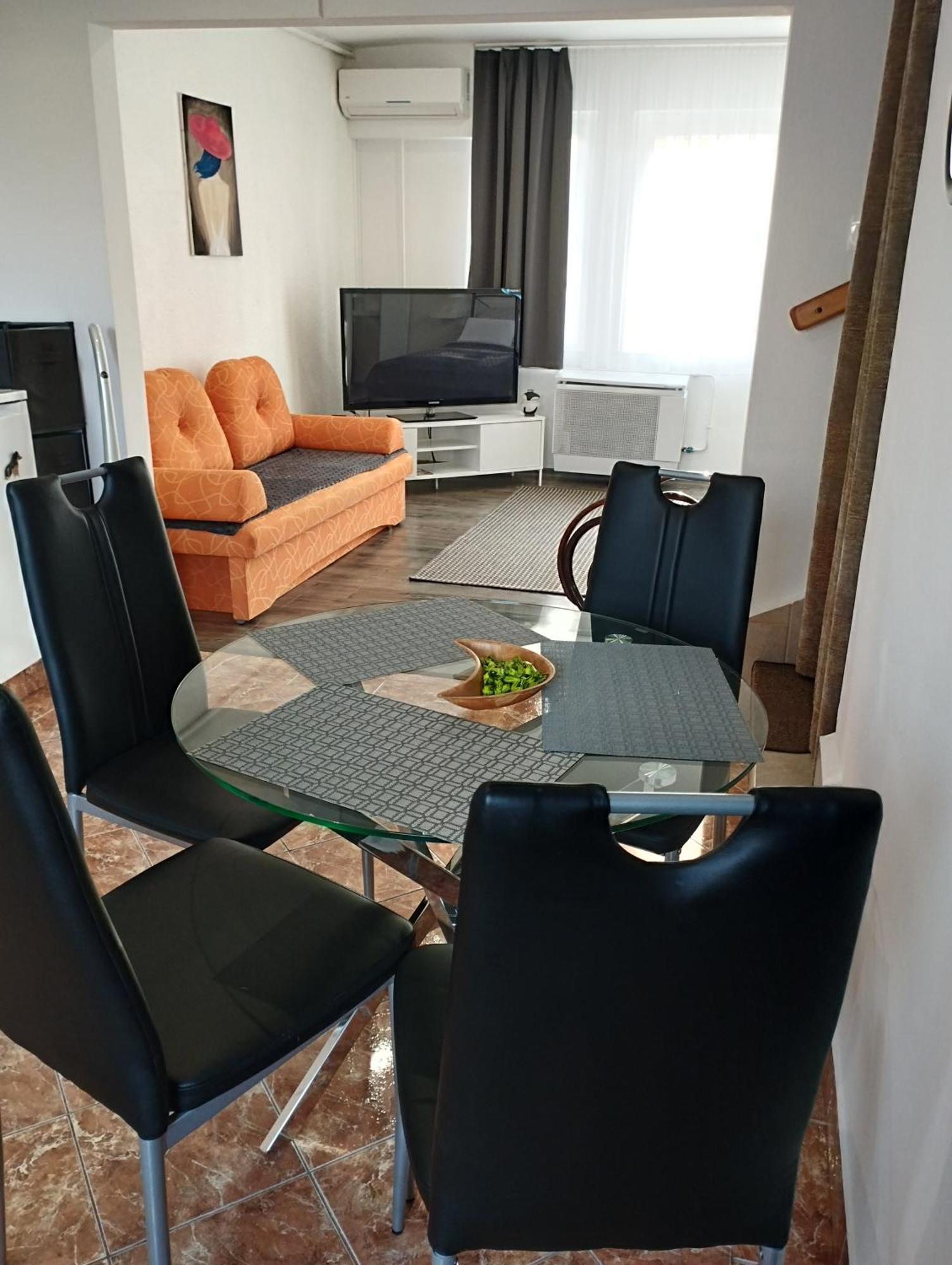 Var-Lak Apartman Balatonfůzfő Exteriör bild